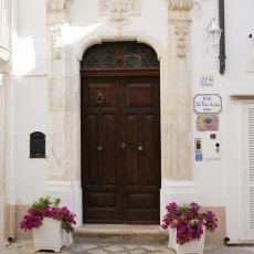 The streets of Monopoli 01