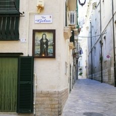 The streets of Monopoli 06