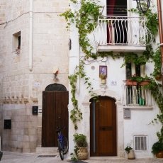 The streets of Monopoli 07