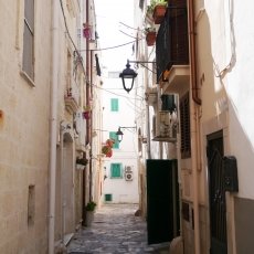 The streets of Monopoli 15