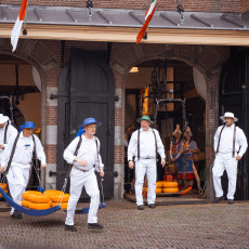 The traditional cheese market Alkmaar 04