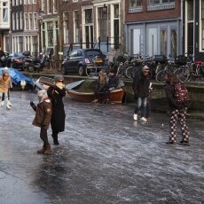 Skating on frozen canals in Amsterdam 06