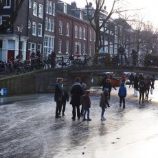 Skating on frozen canals in Amsterdam 07
