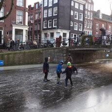 Skating on frozen canals in Amsterdam 08