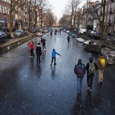 Skating on frozen canals in Amsterdam 10