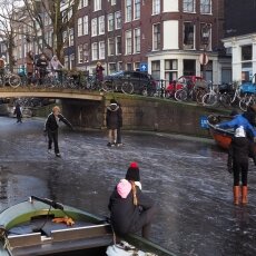 Skating on frozen canals in Amsterdam 14