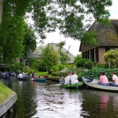 Giethoorn - the tourists 02