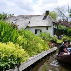 Giethoorn - the tourists 04