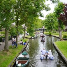 Giethoorn - the tourists 07