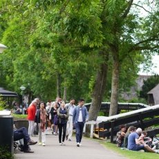 Giethoorn - the tourists 10