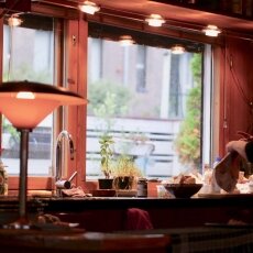 Houseboat interior 07