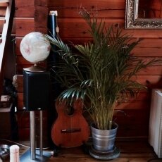 Houseboat interior 10