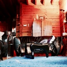 Houseboat interior 21