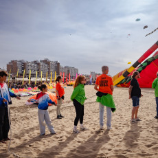 The Megabite team getting ready on Scheveningen beach