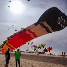 The Megabite kite lifting off the beach in Scheveningen