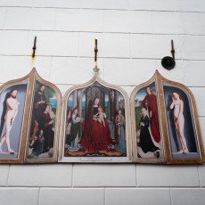Painted triptych on a house wall in Oudewater