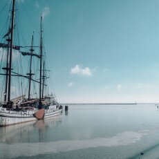 Skating on natural ice in Hoorn 04