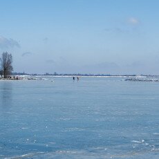 Skating on natural ice in Hoorn 07