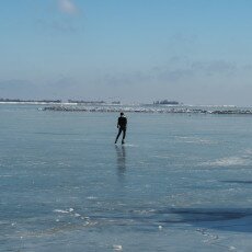 Skating on natural ice in Hoorn 08