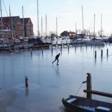 Skating on natural ice in Hoorn 25