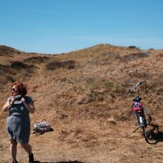 Cycling through the dunes 03