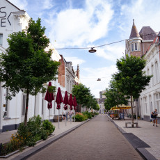 A quiet street past the Huis van Muziek in Tilburg