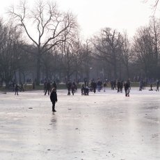 Frozen lakes Vondelpark 14