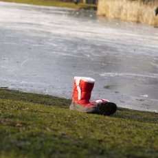 Frozen lakes Vondelpark 15