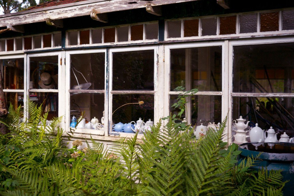 The house with a teapot collection