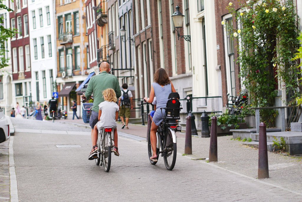 Cycling with kids 02