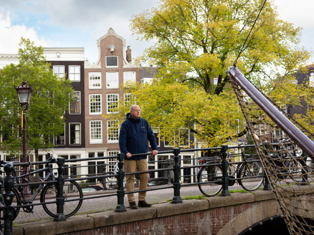 Photo Session with Local Blogger in Amsterdam
