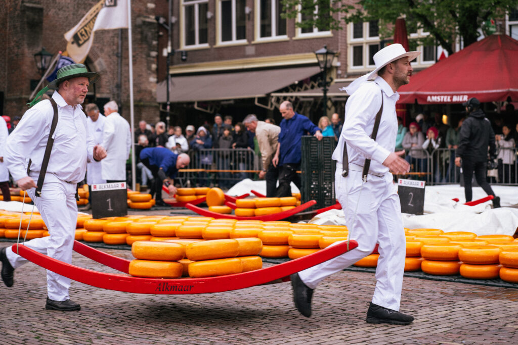 Alkmaar cheese market - cheese carriers