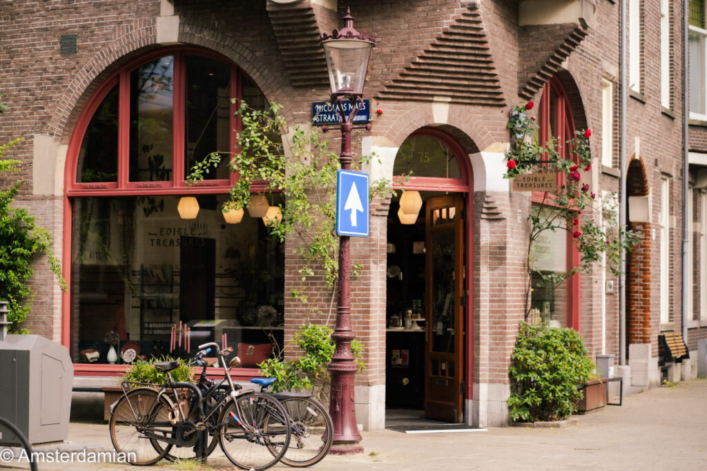 Shops in the Oud-Zuid neighbourhood Amsterdam 02