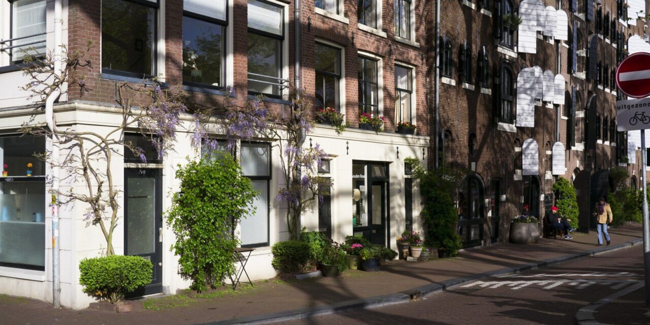 How to Explore Amsterdam. The Best City Passes for Tourists and Locals