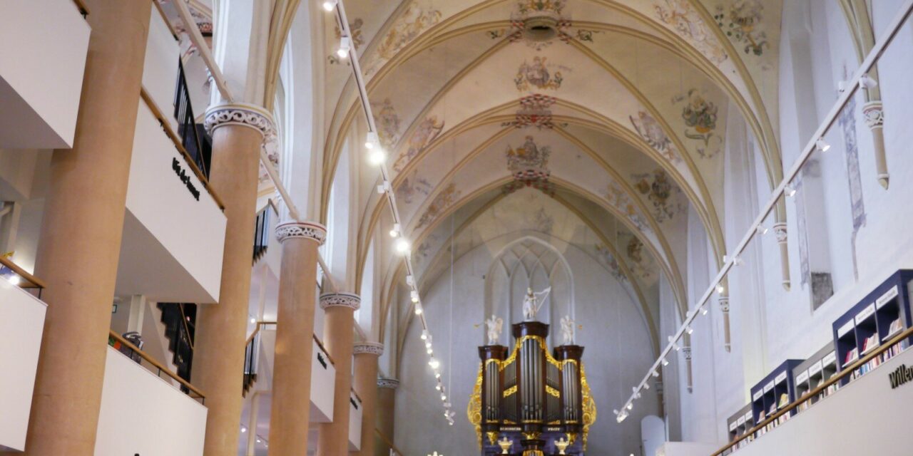 Bookstore in a 15th Century Cathedral: Waanders In de Broeren
