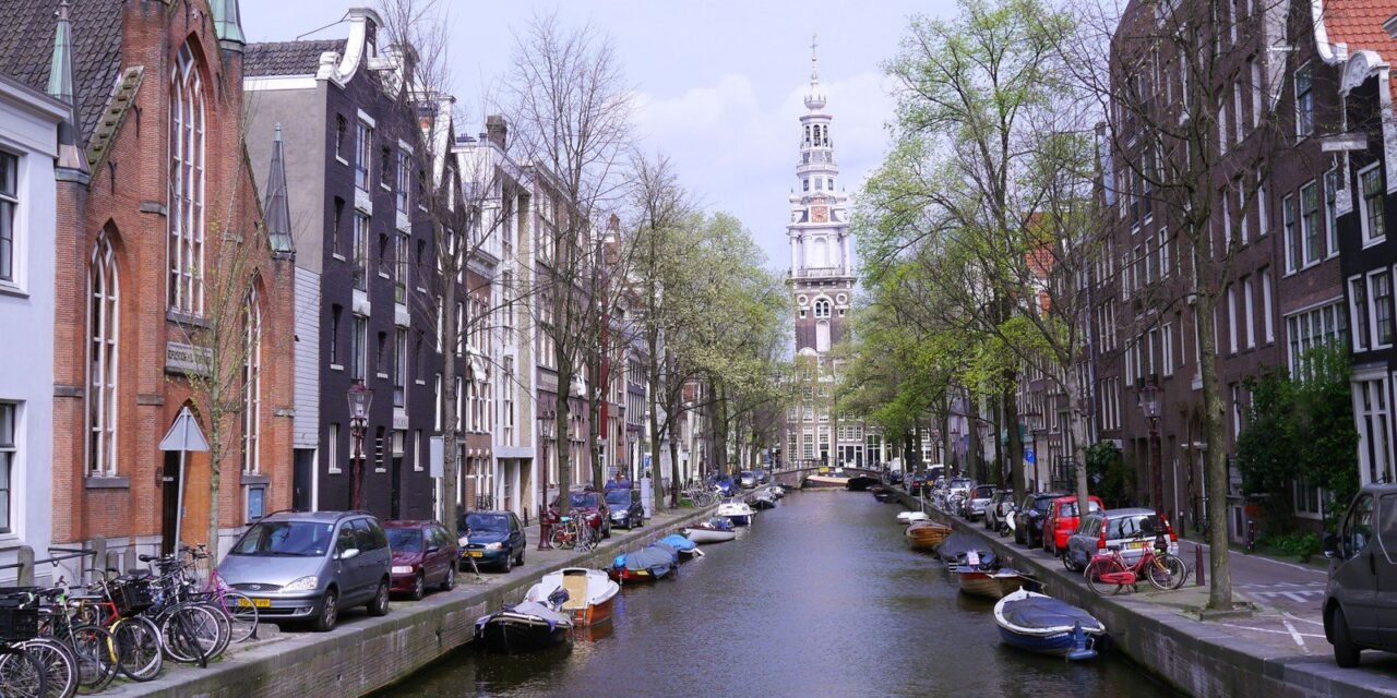 Amsterdam is not Venice of the North