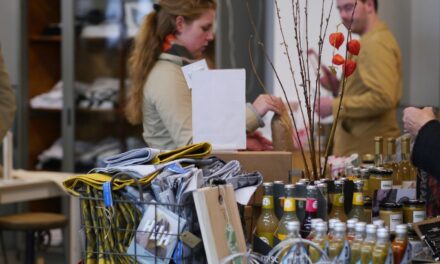 Shopping afternoon: Local Goods Market