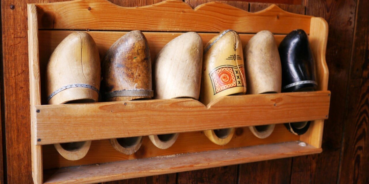 Clog making workshop at Zaanse Schan
