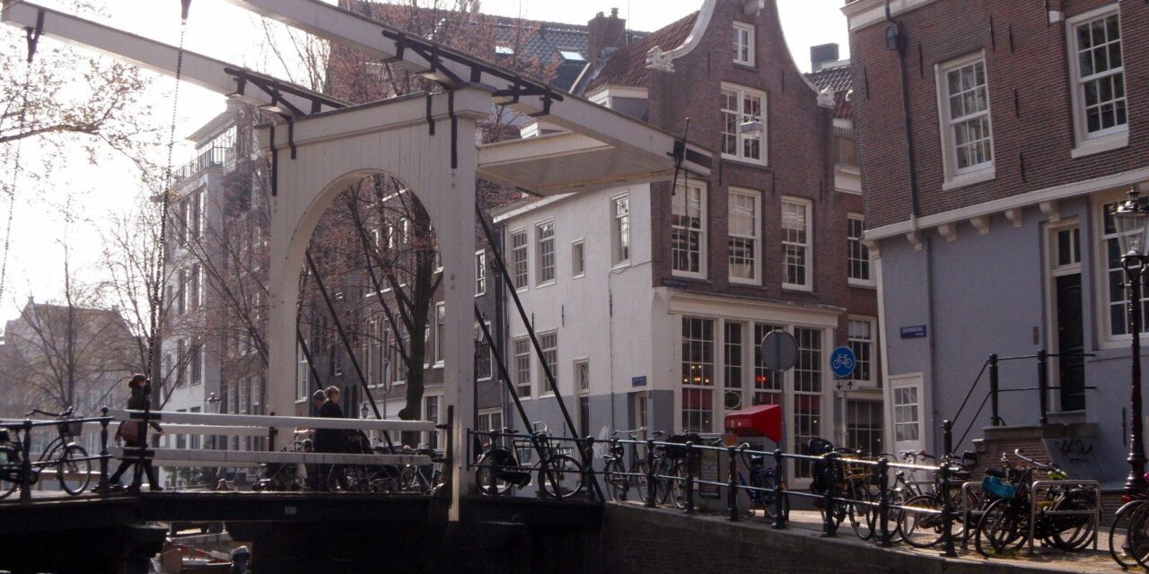 The town with more than a thousand bridges