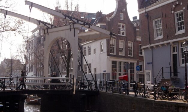The town with more than a thousand bridges