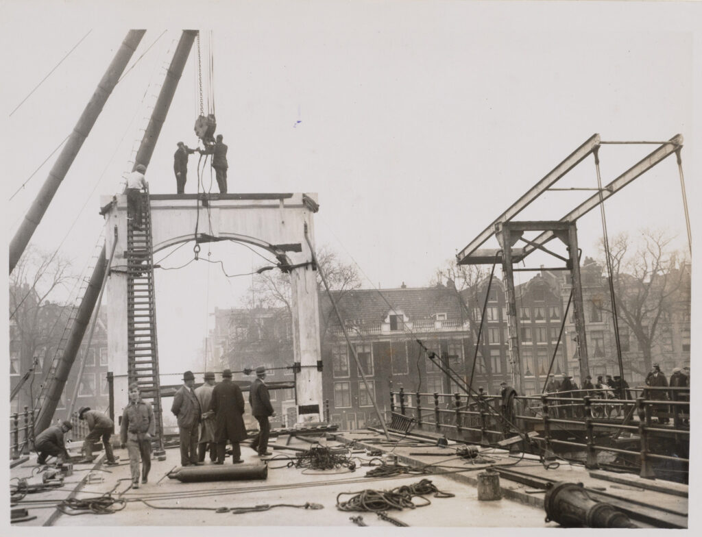 Magere Brug Reconstruction in 1934.