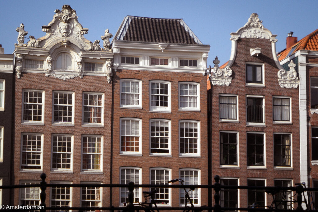 Hooks on Amsterdam houses 03