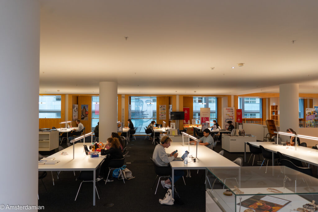 People studying at OBA Amsterdam