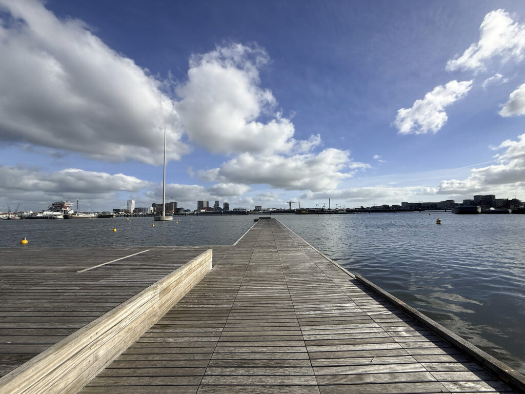 Het Eikenhout pier in Houthavens Amsterdam