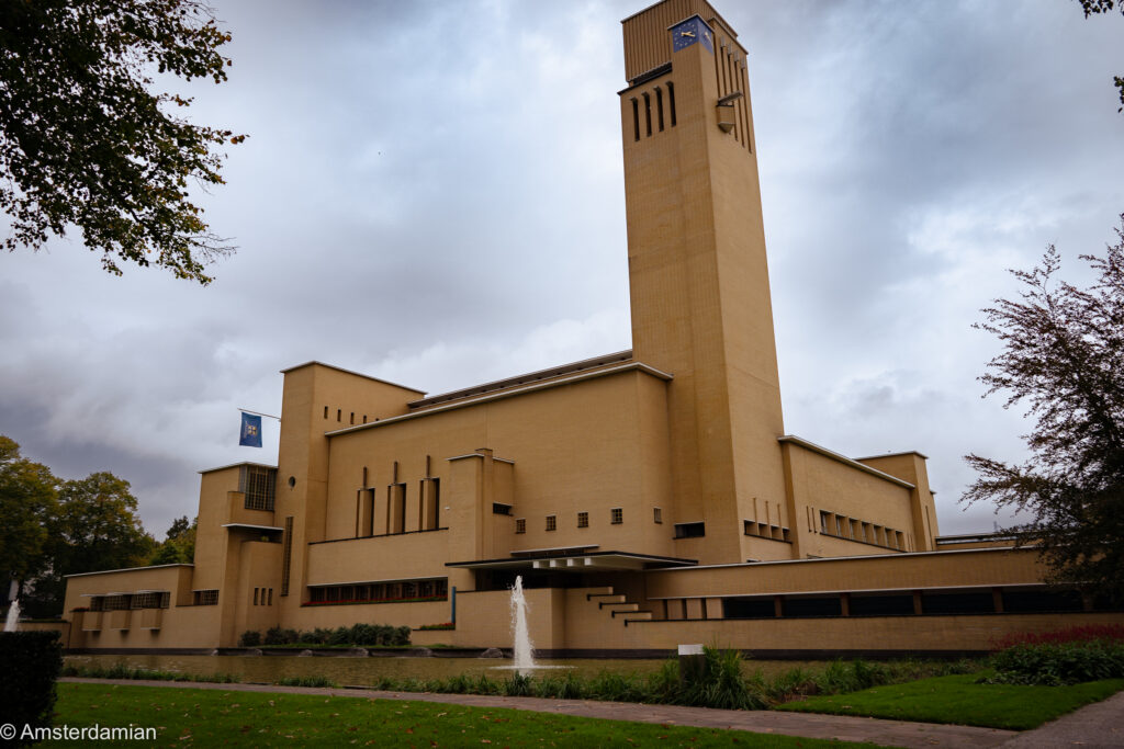 Dudok's Raadhuis in Hilversum, with its clock tower and fountain