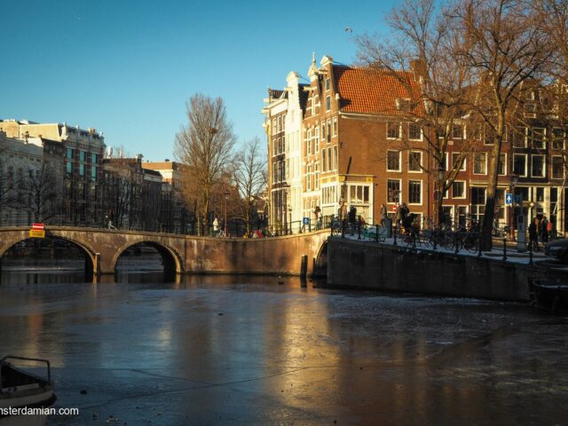 Blue and Gold: 28 Photos from a Frozen Amsterdam