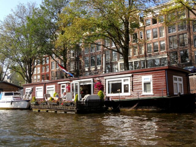 Understanding Amsterdam’s Short-Term Housing Market: Challenges and Practical Tips